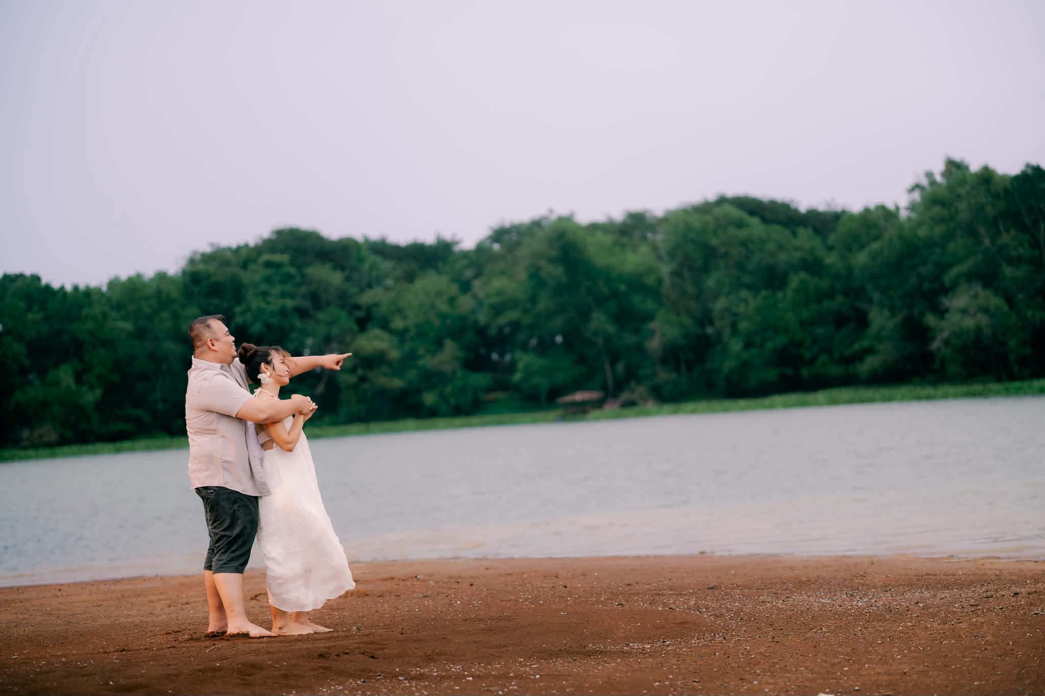 Jayson and Marlene — lakeside embrace